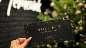 Voucher na tatuaż na święta – wyjątkowy prezent, który zachwyci. Bon podarunkowy od nemezink