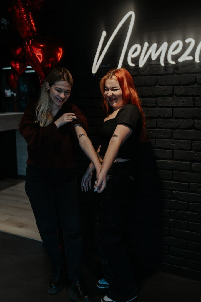 tatuaż kraków, studio tatuażu kraków, tatuaże latem, tatuaż w lecie, pielęgnacja tatuażu latem, gojenie tatuażu, opalanie tatuażu