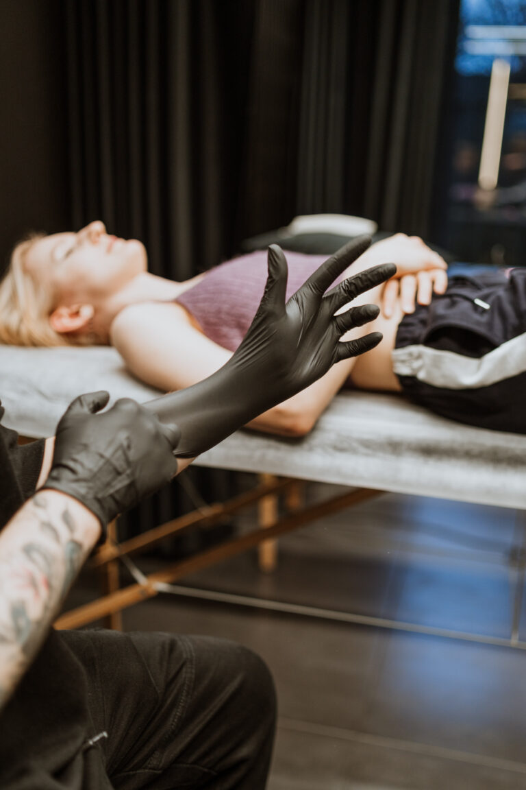 co warto wiedzieć o tatuażach jak przygotować się do tatuażu jak wybrać wzór tatuażu jak określić wielkość tatuażu jak ocenić jakość tatuażu jak wybrać dobrego tatuażystę