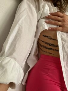 studio tatuażu, tatuażysta, pierwszy tatuaż, pielęgnacja tatuażu, jak dbać o tatuaż, jak przygotować się do sesji tatuażu, sesja tatuażu, gojenie tatuażu