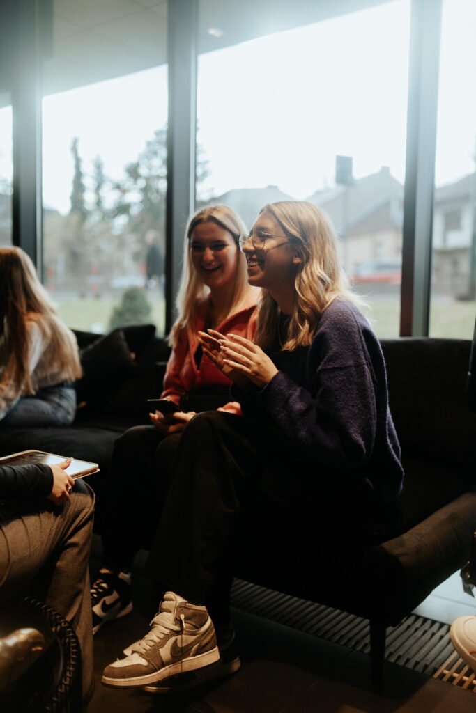 studio tatuażu, tatuażysta, pierwszy tatuaż, pielęgnacja tatuażu, jak dbać o tatuaż, jak przygotować się do sesji tatuażu, sesja tatuażu, gojenie tatuażu