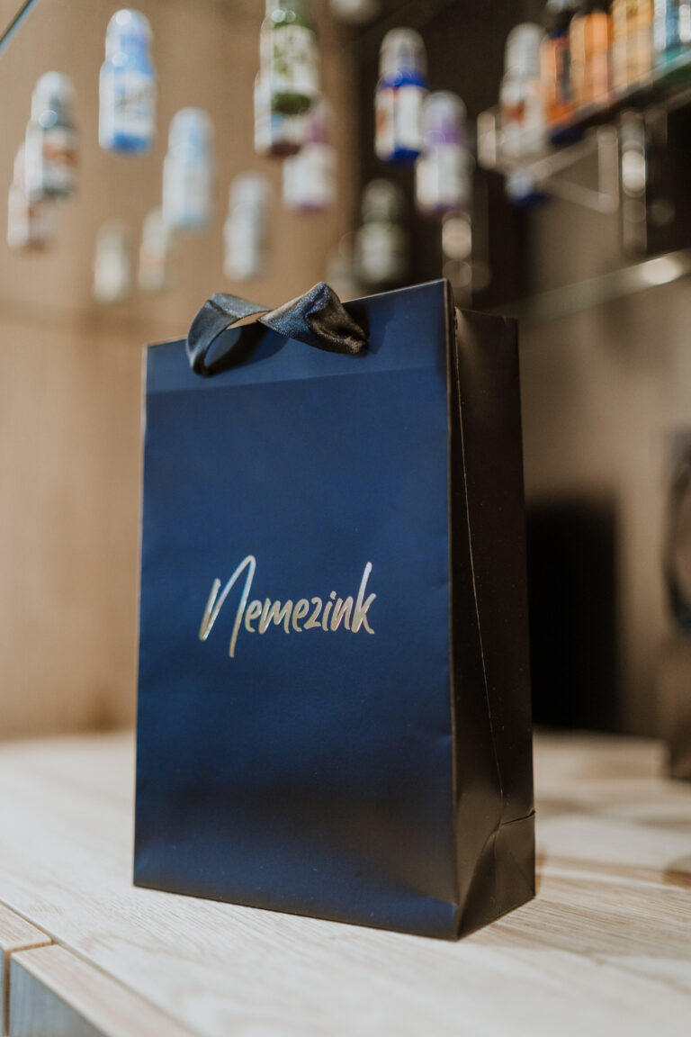 walentynkowe tatuaże, tatuaże dla par, matching tattoos, tatuaże na Walentynki, tatuaż symbol miłości, symbolika tatuażu, znaczenie matching tattoos