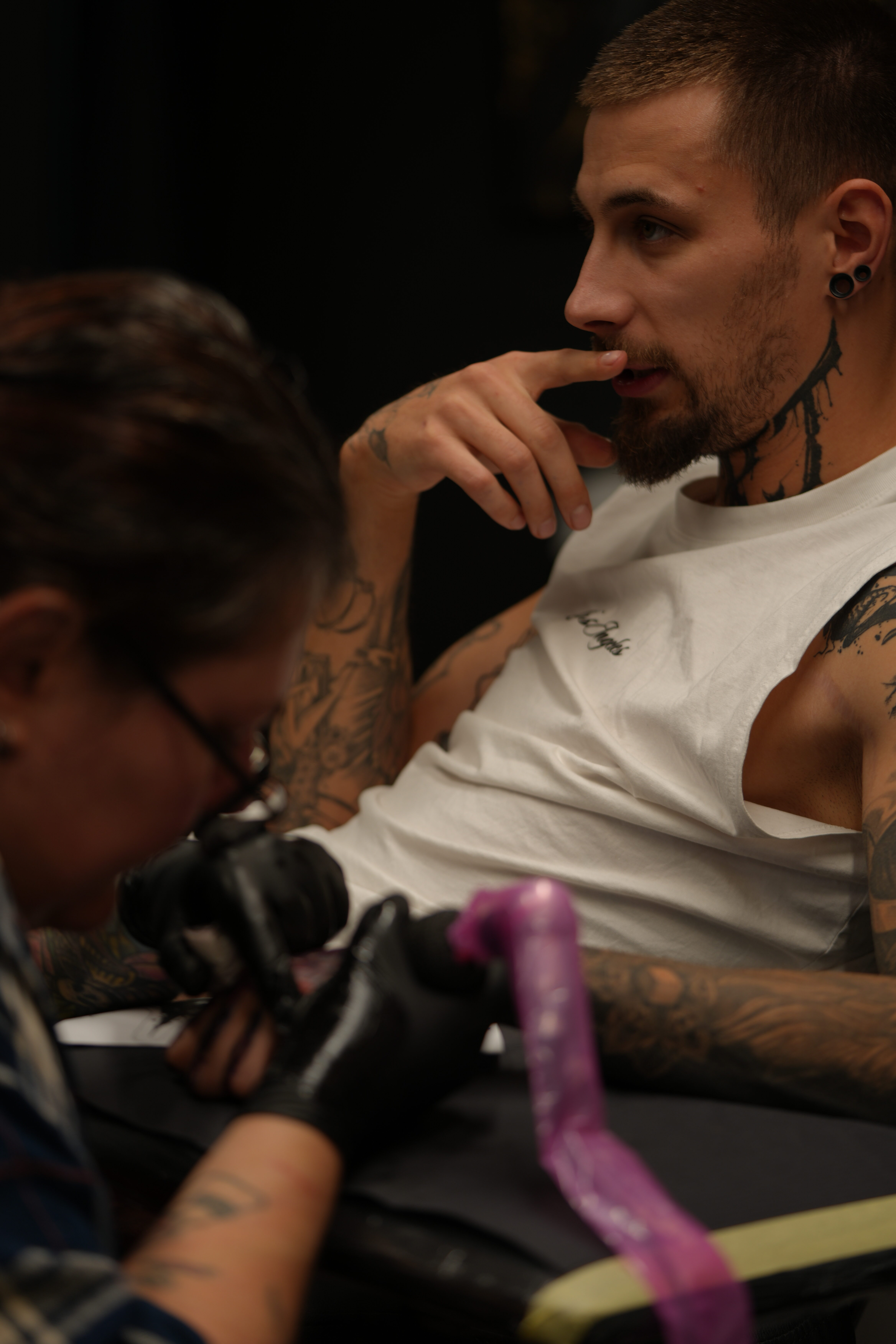 walentynkowe tatuaże, tatuaże dla par, matching tattoos, tatuaże na Walentynki, tatuaż symbol miłości, symbolika tatuażu, znaczenie matching tattoos